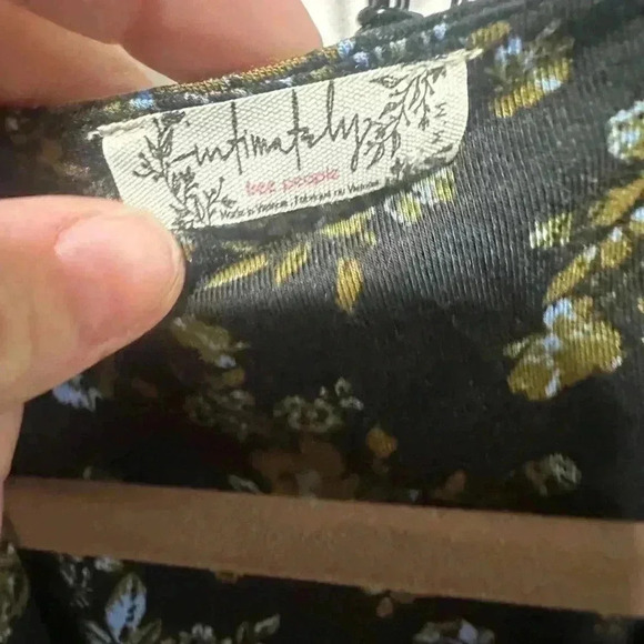 Free People Printed Turnt Bodysuit Plunge V-Neck Black Size Medium NWOT - Picture 7 of 7